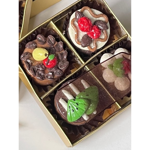 Pier 1 vintage Christmas ornaments- cakes theme - 4 pc - ships free - Picture 2 of 7